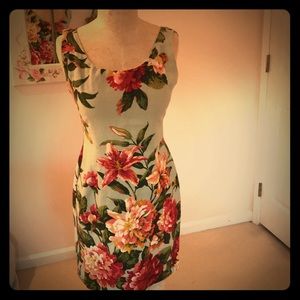 Steven Stolman sz 8 needlepoint dress zip on back